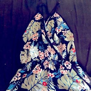 Women’s Romper size M